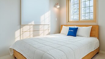 Geoje Peugeot Gomsol Petfriendly Pension