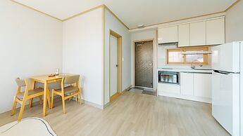 Geoje Peugeot Gomsol Petfriendly Pension