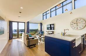 Blue Vista Stone Lodge