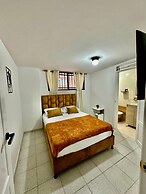 Maljut House & Coffee.