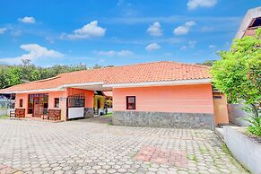 Collection O Stasiun Pekalongan Near Stasiun Kereta Api Formerly Hotel