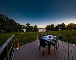 Family Villa by the Lake