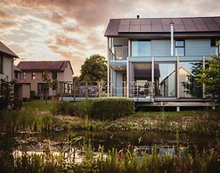 Family Villa by the Lake