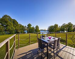 Lakeside Villa With Sauna