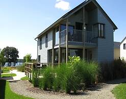 Lakeside Villa With Sauna
