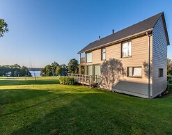 Lakeside Villa With Sauna