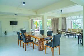 Farinda Resort & Pool Villa