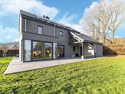 Stylish Home in Petit-thier