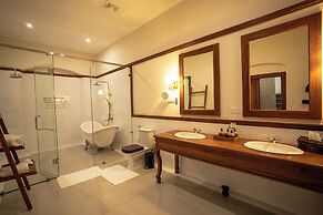 Clodagh Manor House by Seven Angels