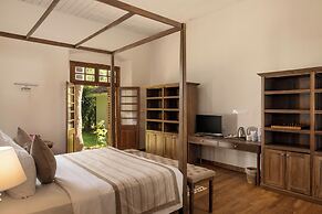 Clodagh Manor House by Seven Angels