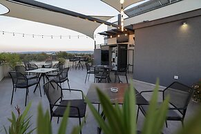 Nest Suites