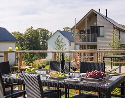 Serene Luxe Lakeside Stay