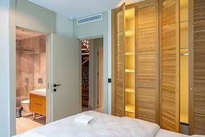 Luxurious Villa Retreat With Private Swimming Pool