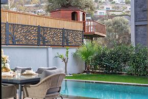 Luxurious Villa Retreat With Private Swimming Pool