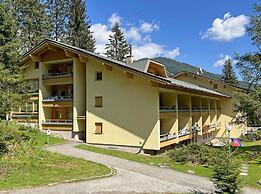 Cozy Apartment With Beautiful Mountain View