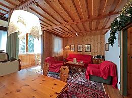 Cozy Apartment With Beautiful Mountain View