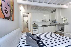 Central and Prime Apartment Near Duomo