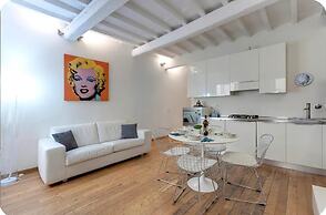 Central and Prime Apartment Near Duomo