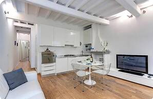 Central and Prime Apartment Near Duomo