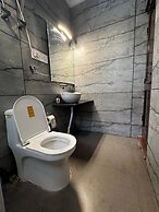 Dilan Residency Villa -5 Bedroom- Centrally Heated