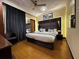 Dilan Residency Villa -5 Bedroom- Centrally Heated