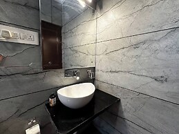 Dilan Residency Villa -5 Bedroom- Centrally Heated