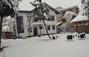 Dilan Residency Villa -5 Bedroom- Centrally Heated