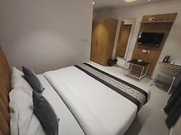 Hotel Morya Residency Parel