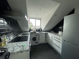 Stylish Two Bedroom Apartment in Leeds