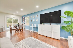 8 Mi to Uptown: Home w/ Hot Tub in Charlotte!