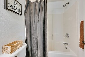 2 Mi to NAU Campus: Forest-view Flagstaff Retreat