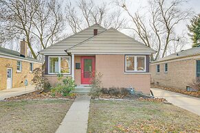 Home w/ Fenced Yard: 13 Mi to Downtown Chicago!