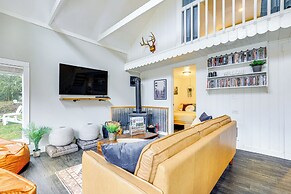 Pet-friendly Riverfront Cabin w/ Hot Tub