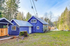 Pet-friendly Riverfront Cabin w/ Hot Tub