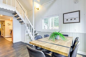 Pet-friendly Riverfront Cabin w/ Hot Tub