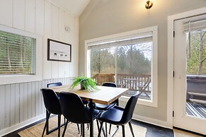 Pet-friendly Riverfront Cabin w/ Hot Tub