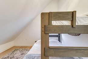 2 Mi to Lutsen Mtns: Modern Cabin w/ Fire Pit!