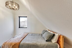 2 Mi to Lutsen Mtns: Modern Cabin w/ Fire Pit!