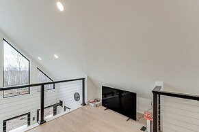 2 Mi to Lutsen Mtns: Modern Cabin w/ Fire Pit!