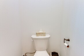 2 Mi to Lutsen Mtns: Modern Cabin w/ Fire Pit!