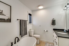 2 Mi to Lutsen Mtns: Modern Cabin w/ Fire Pit!