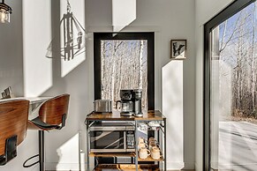 2 Mi to Lutsen Mtns: Modern Cabin w/ Fire Pit!