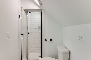 2 Mi to Lutsen Mtns: Modern Cabin w/ Fire Pit!