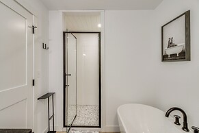 2 Mi to Lutsen Mtns: Modern Cabin w/ Fire Pit!