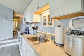 Walk to Beach: Top-floor Condo in Murrells Inlet