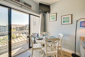 Walk to Beach: Top-floor Condo in Murrells Inlet