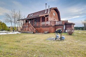 < 1 Mi to Kenai River: Spacious Cabin w/ Deck!