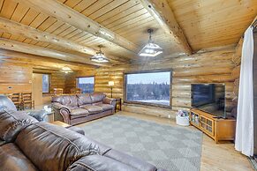 < 1 Mi to Kenai River: Spacious Cabin w/ Deck!