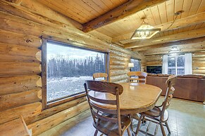 < 1 Mi to Kenai River: Spacious Cabin w/ Deck!