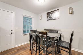 15 Mi to Dtwn Atlanta: Home w/ In-unit Laundry
